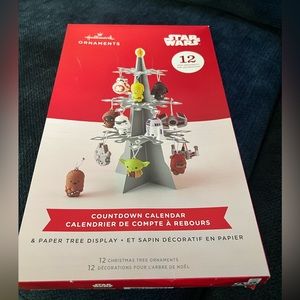 New Star‎ Wars advent calendar w/paper tree display